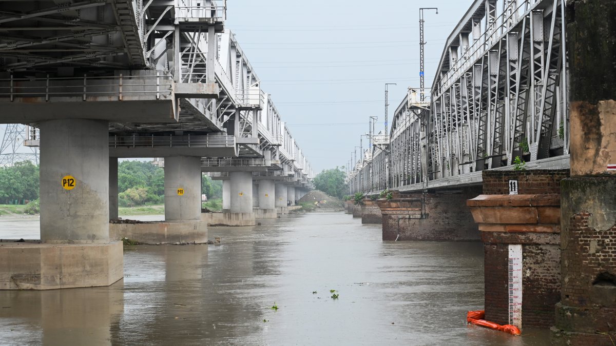 Yamuna water level nears danger mark in Delhi