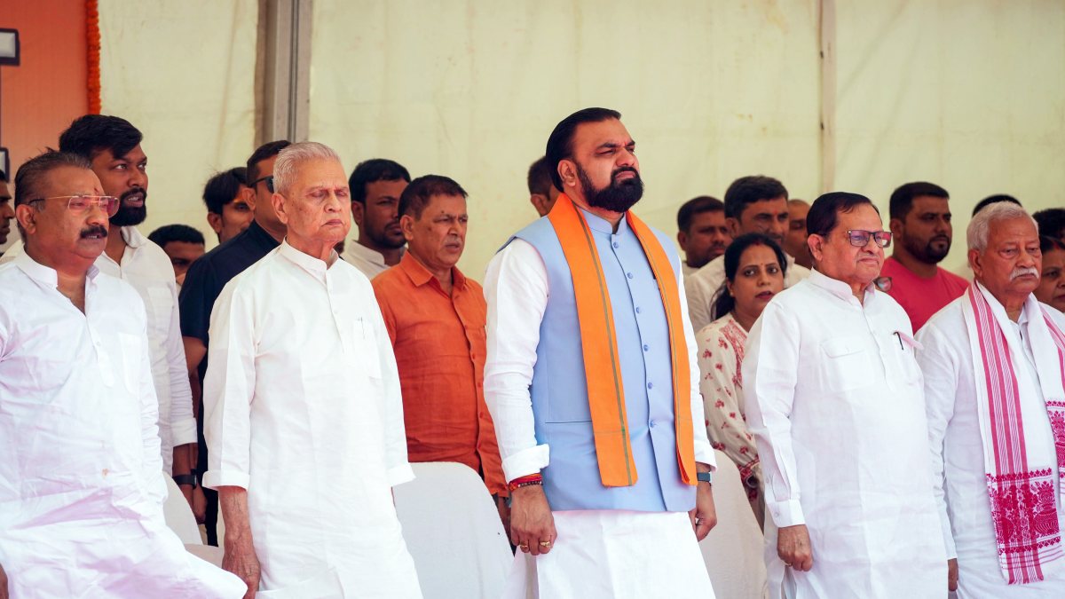 Bihar CM pays tribute to Quit India Movement martyrs in Patna