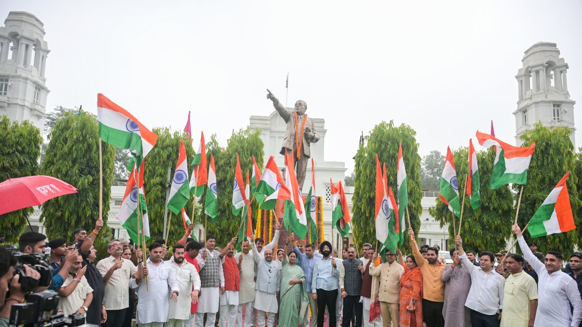 Delhi CM leads Tiranga Yatra at Assembly premises
