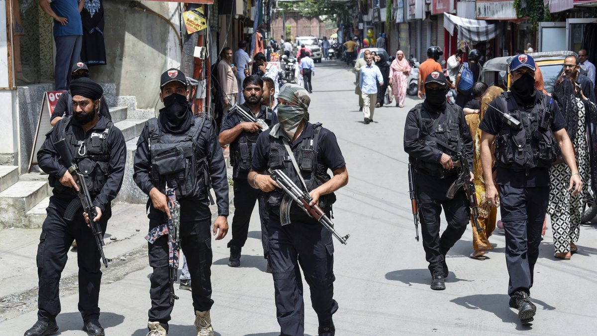 Security tightened in Srinagar ahead of Independence Day