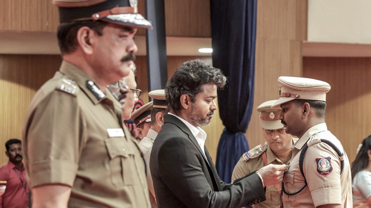Tamil Nadu CM honours police for drug-free state efforts