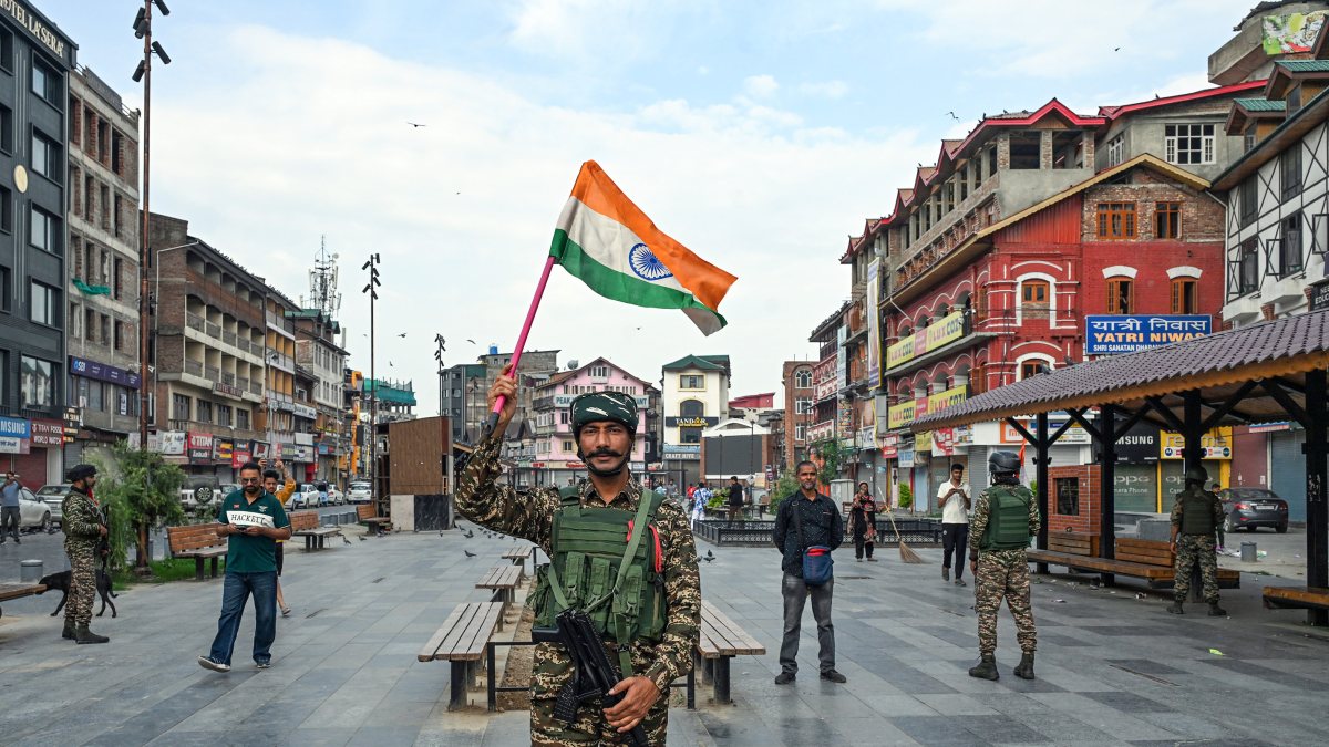 CRPF personnel lead Tiranga Yatra in Srinagar for Independence Day
