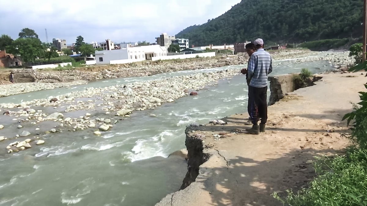 Flash floods damage Circular Road in Rajouri, divert traffic