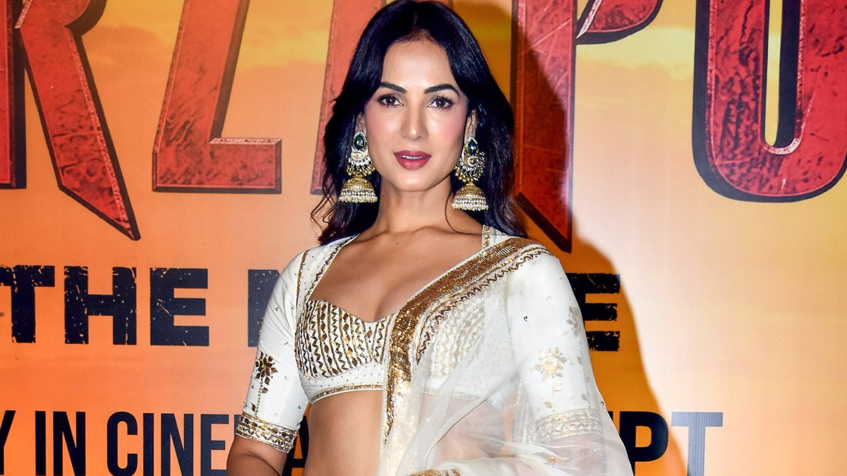 Sonal Chauhan at Mirzapur movie trailer launch in Mumbai