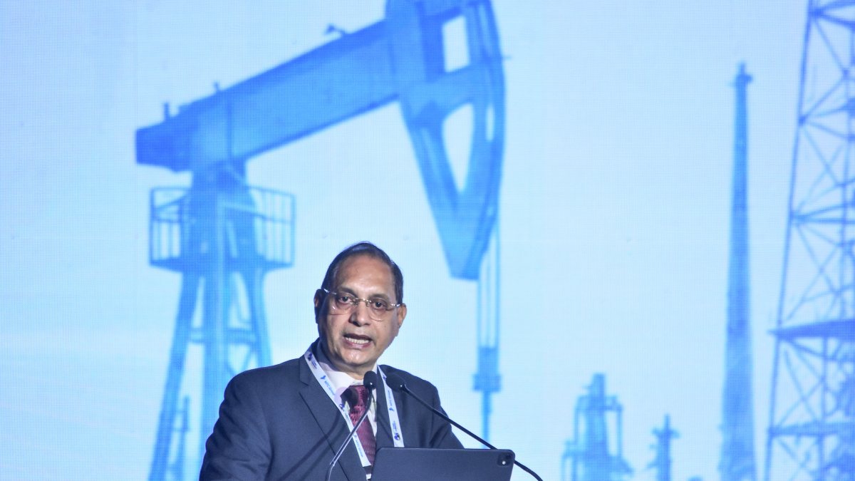 SEBI chief addresses Global Commodity Conclave 2026 in Mumbai