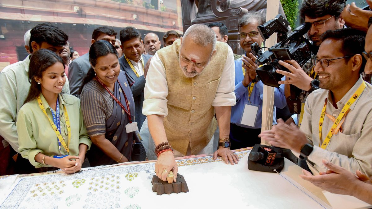 Giriraj Singh inaugurates IIHT conclave SUTRA 2026 in New Delhi