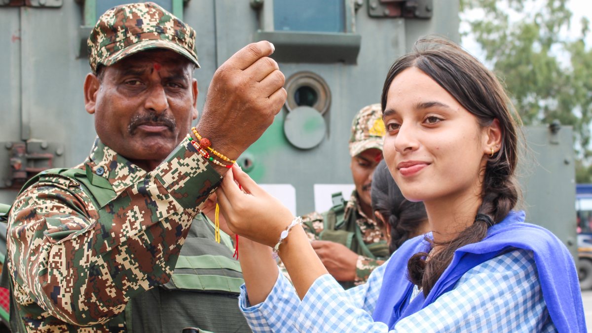 CRPF jawan gets rakhi from girl student in Udhampur
