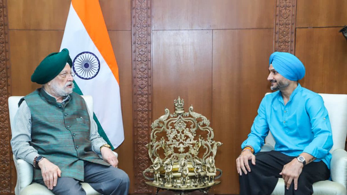 Harbhajan Singh meets Hardeep Singh Puri in New Delhi