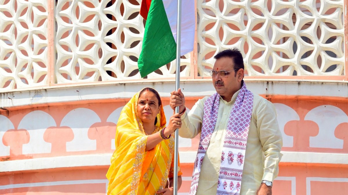 Rajasthan CM hoists tricolour with wife in Jaipur