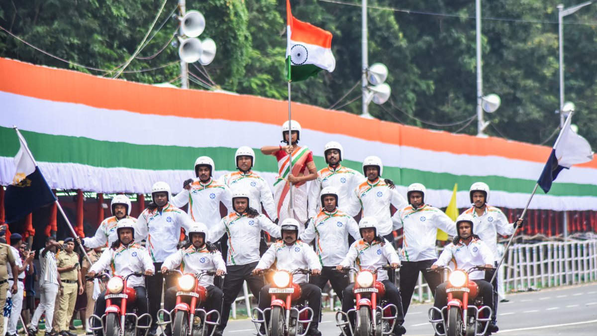 Kolkata Police showcase daredevilry at I-Day rehearsal