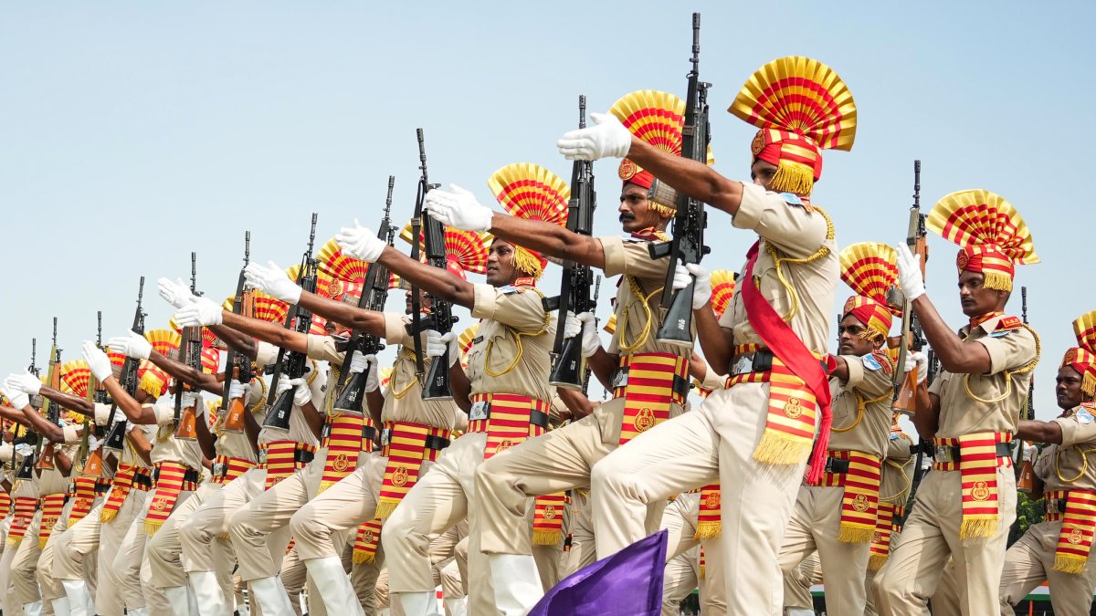 Police rehearse for 80th Independence Day parade in Patna