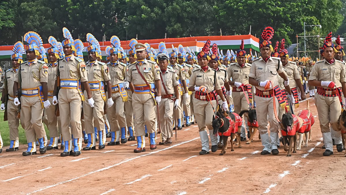 Security personnel rehearse for Independence Day parade in Patna