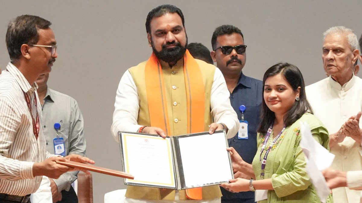 Bihar CM hands over appointment letters to BPSC exam qualifiers