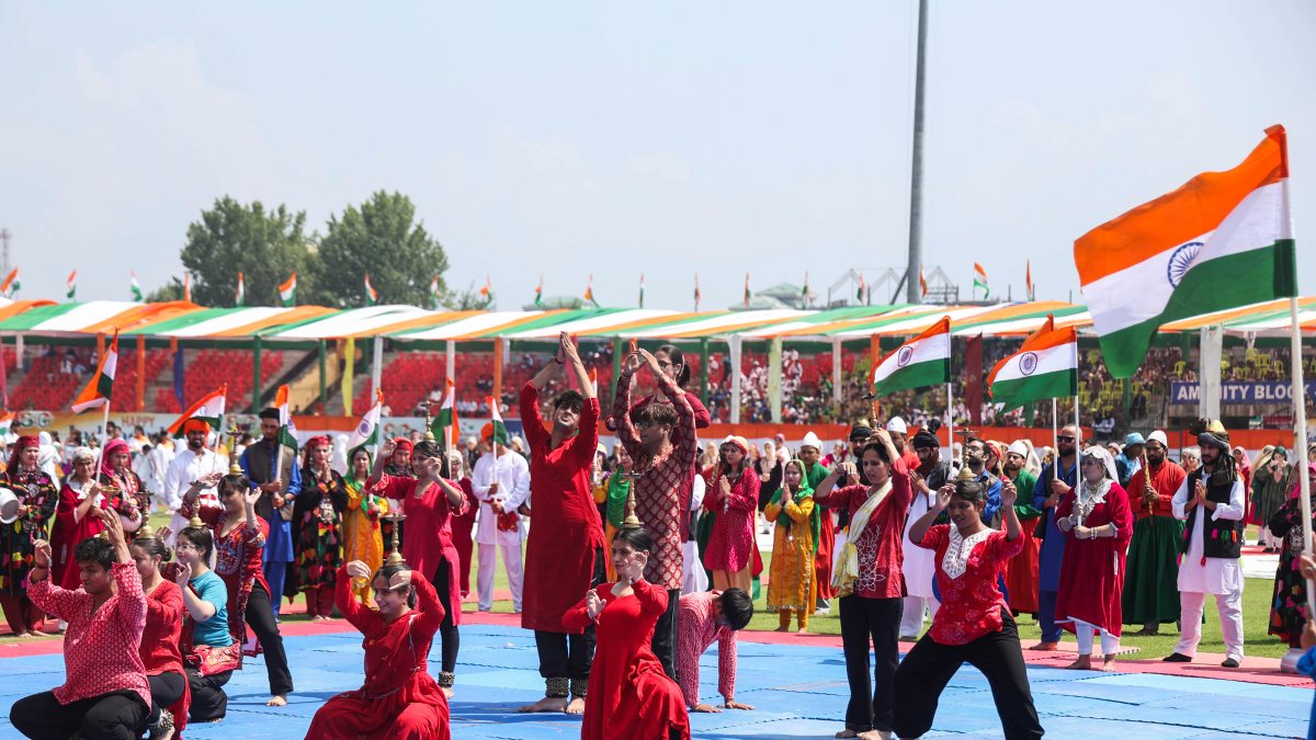 Artists rehearse for 80th Independence Day in Srinagar