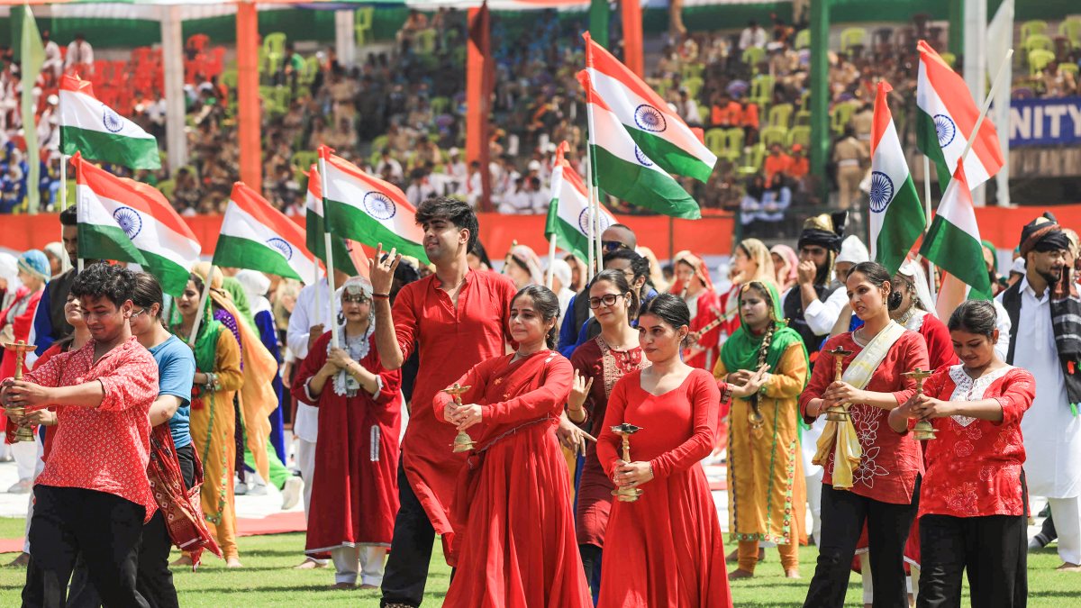 Full-dress rehearsal held ahead of 80th I-Day in Srinagar
