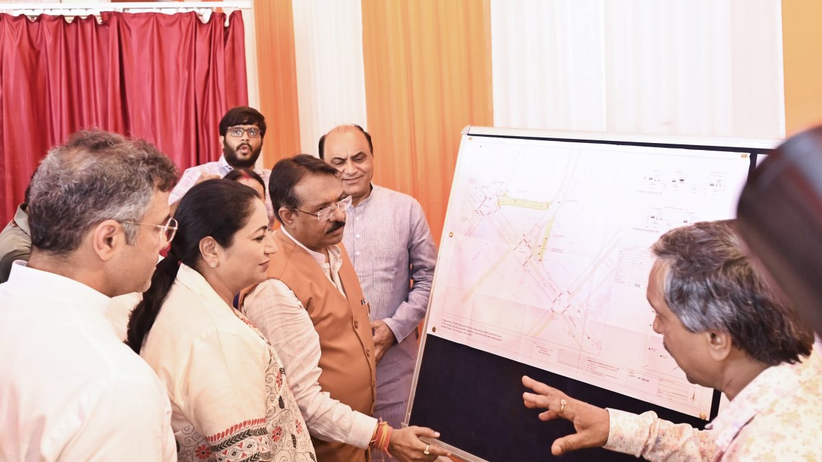 Delhi CM inaugurates Ghazipur-Hindon Canal slip road bridge