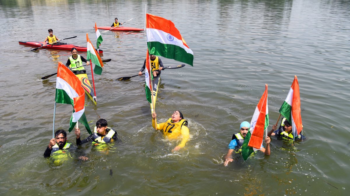 Kashmir paddlers showcase tricolour in kayak ahead of I-Day