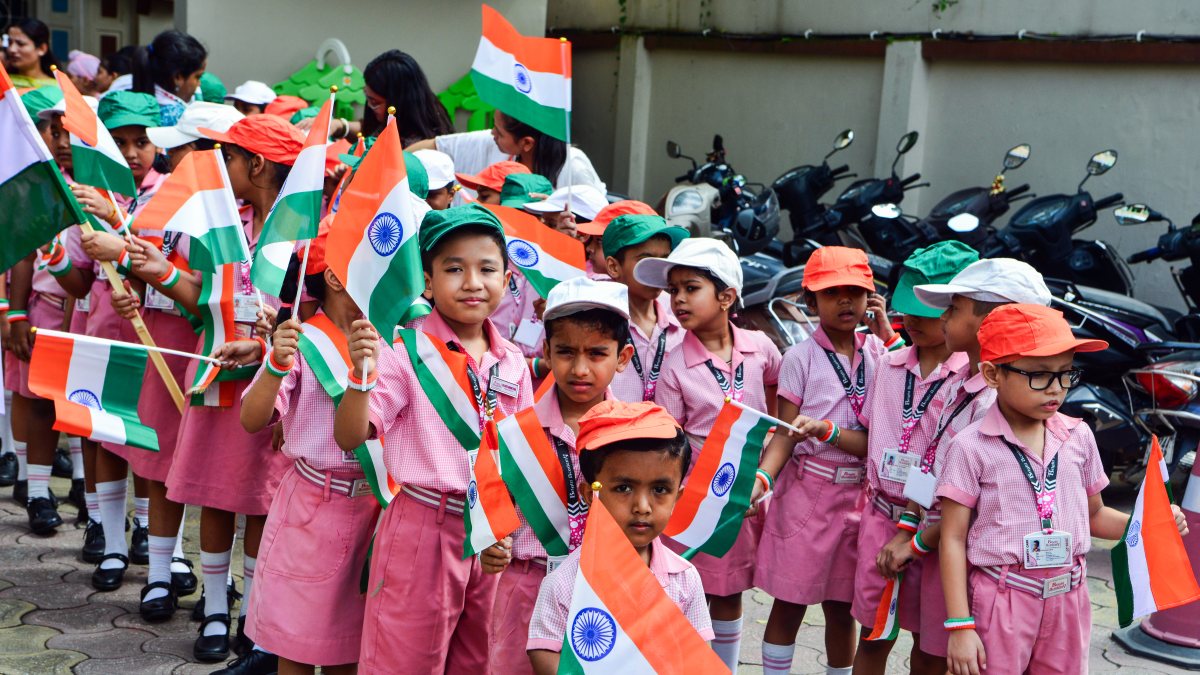 Students queue with tricolors for 80th Independence Day in Siliguri