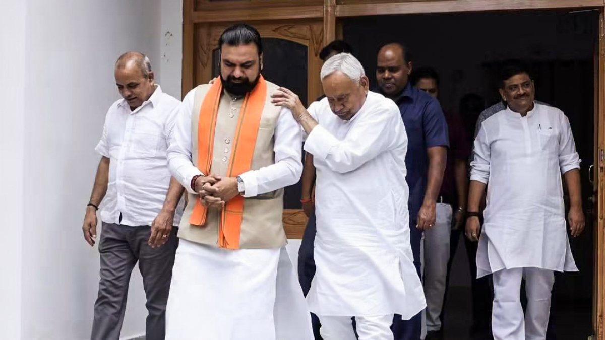 Bihar CM Samrat Choudhary meets Nitish Kumar in Patna
