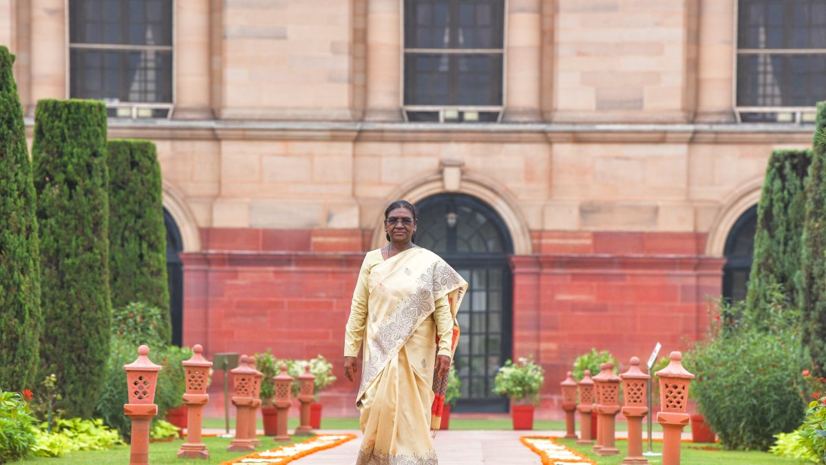 President Murmu opens Amrit Udyan Summer Annuals 2026