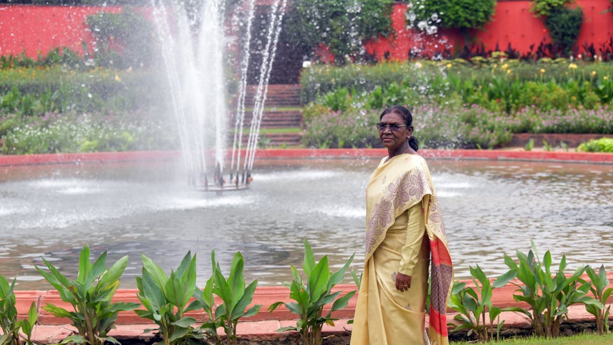 President Murmu opens Amrit Udyan Summer Annuals Edition 2026