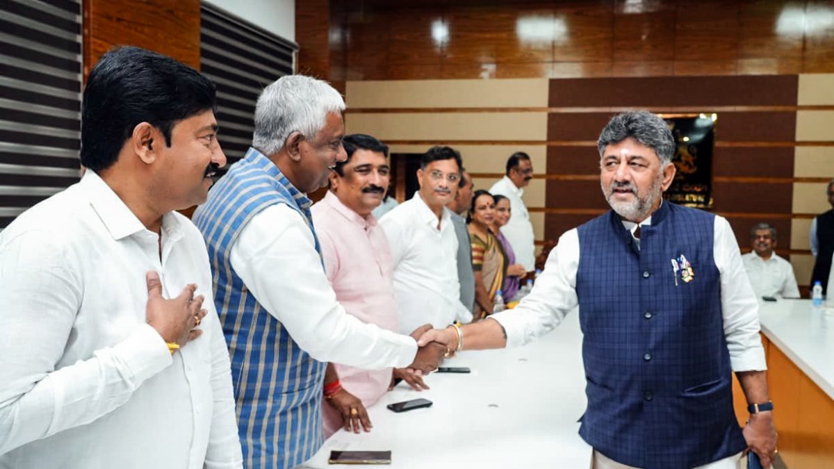 Karnataka CM Shivakumar meets ruling party council members in Bengaluru