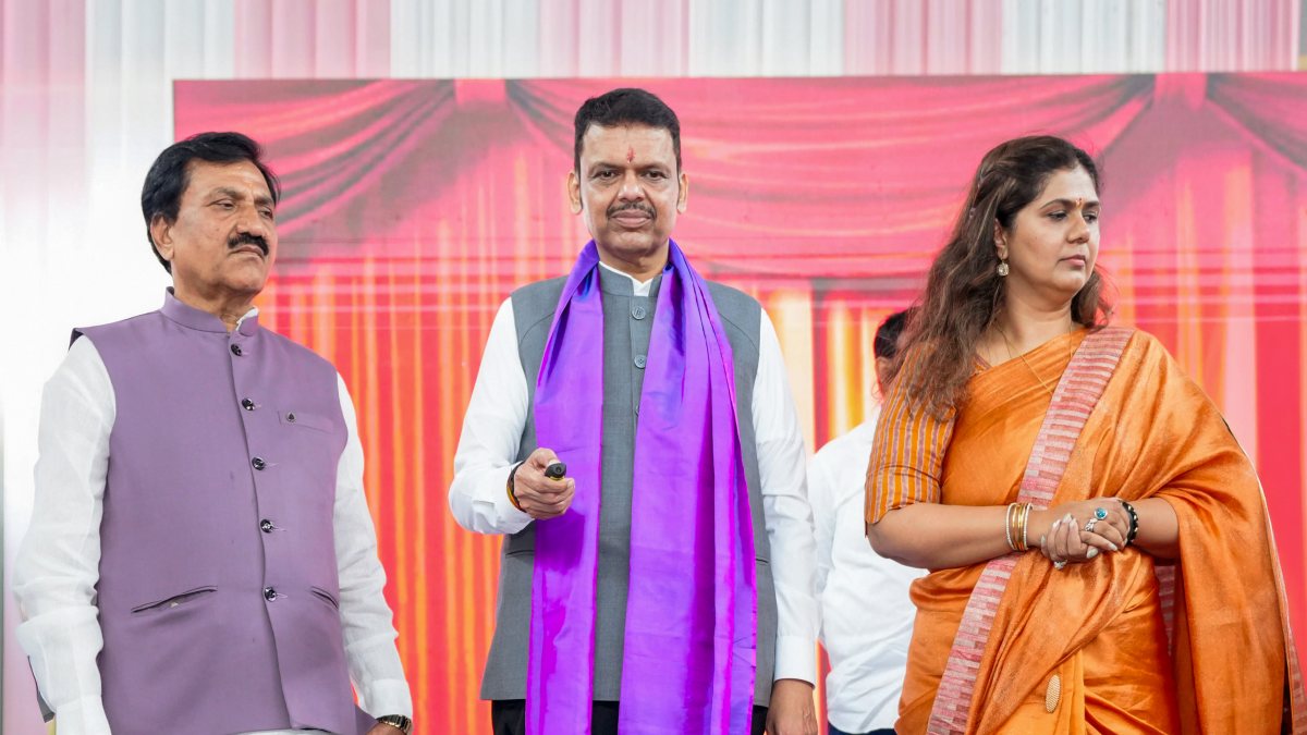 Maharashtra CM Fadnavis inaugurates development projects in Jalna