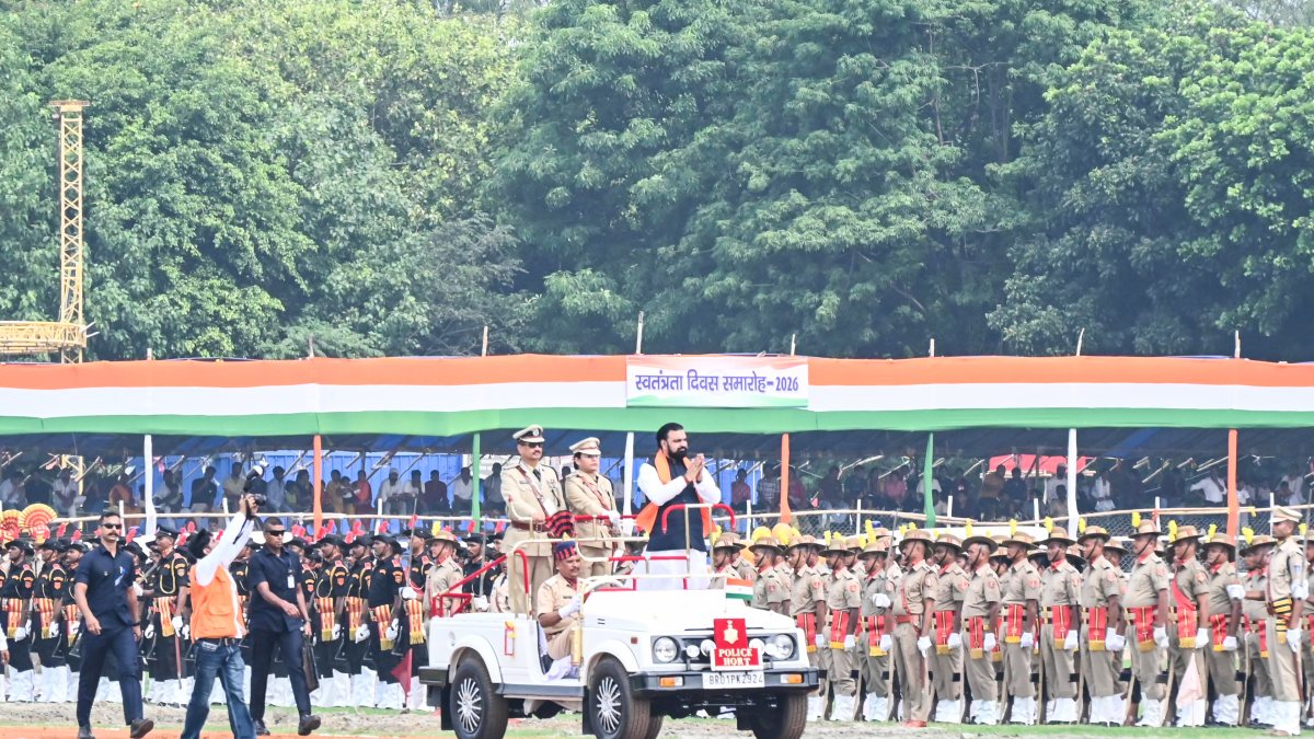 Bihar CM receives guard of honour at Patna Independence Day event