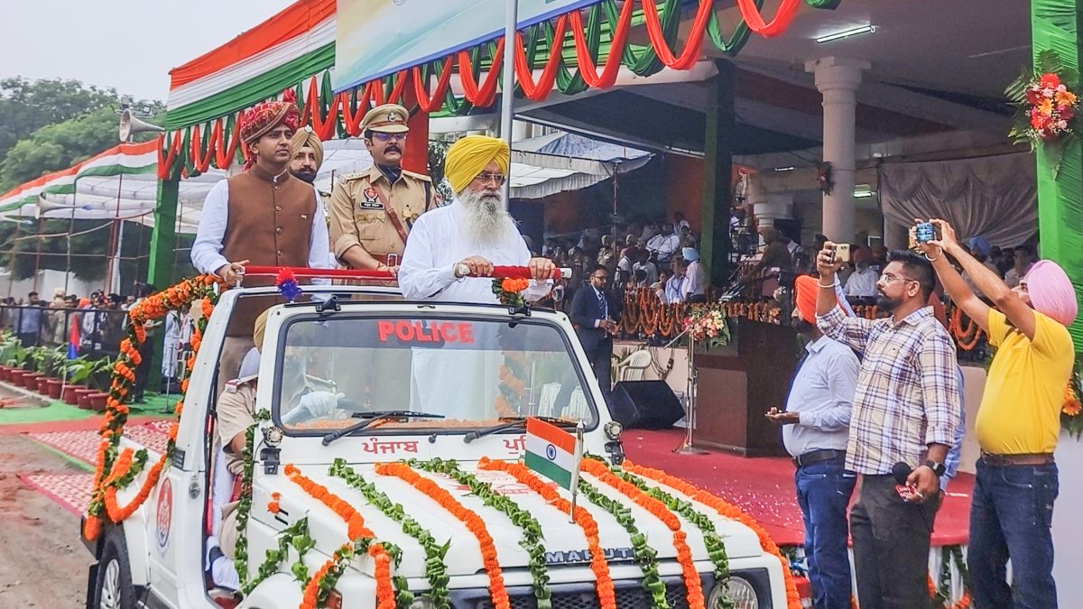 Punjab minister receives Guard of Honour at Patiala I-Day event