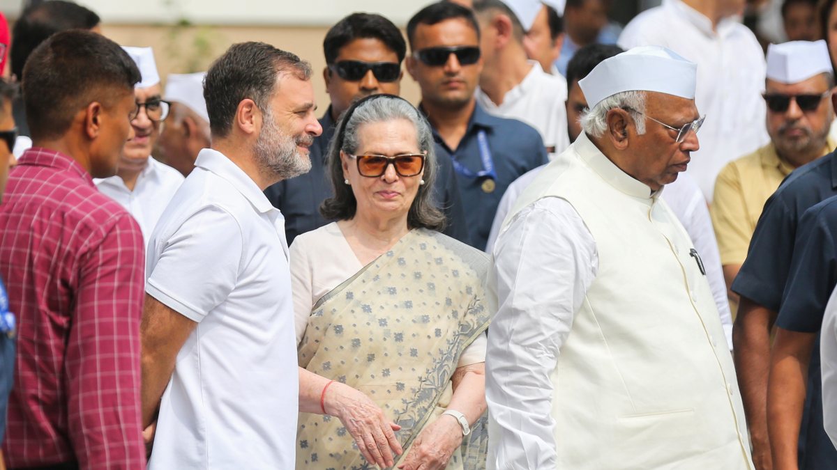 Congress leaders join 80th Independence Day celebrations at Indira Bhawan