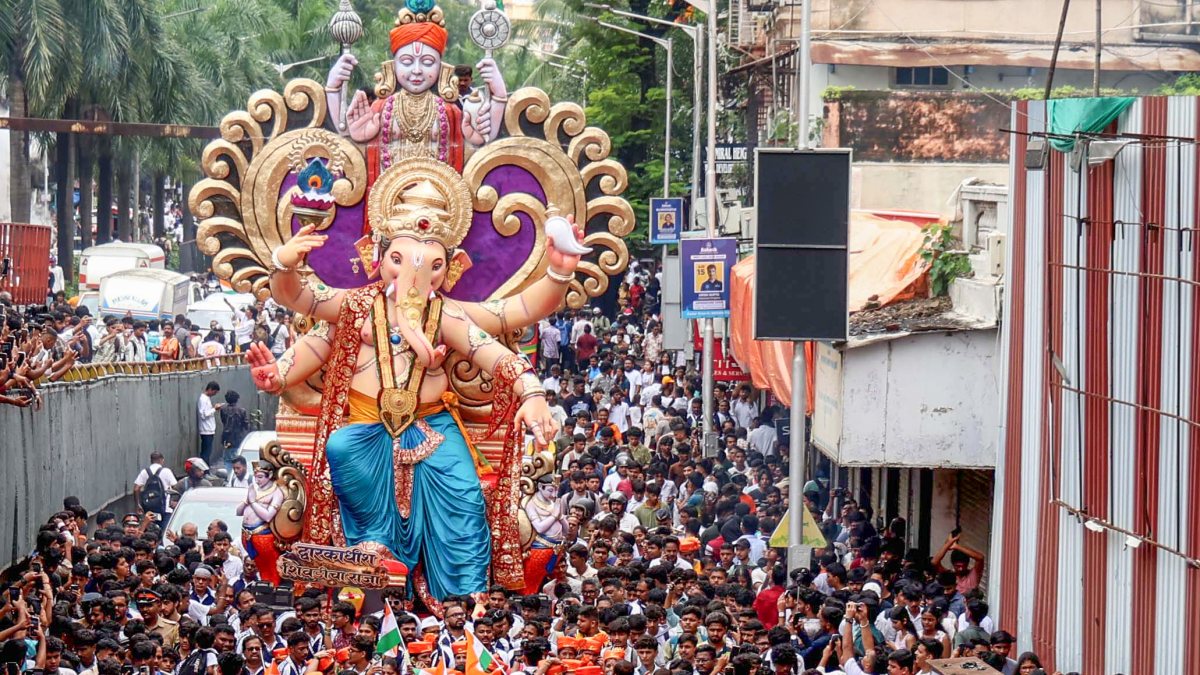 Mumbai women join Shivdi Cha Raja 75th anniversary procession