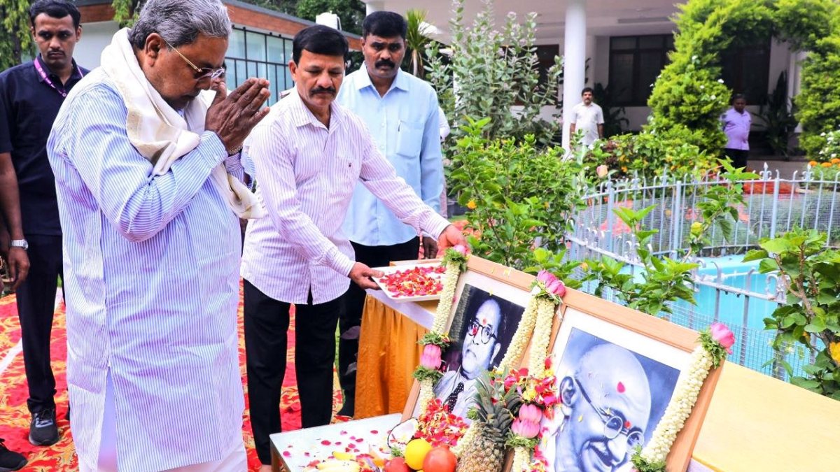 Siddaramaiah pays tribute to Ambedkar and Gandhi on Independence Day