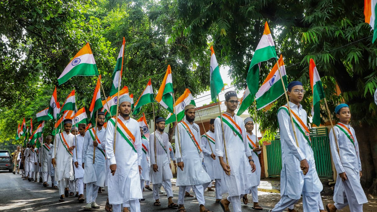 Madrasa students join Tiranga Yatra in Lucknow for Independence Day