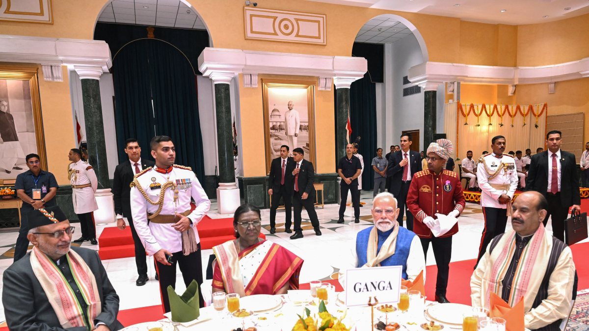 Leaders attend At Home Reception at Rashtrapati Bhavan on I-Day