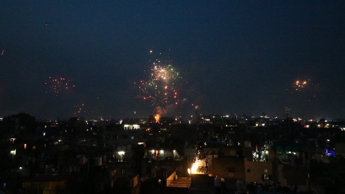 Firecrackers light up Jama Masjid on 80th Independence Day