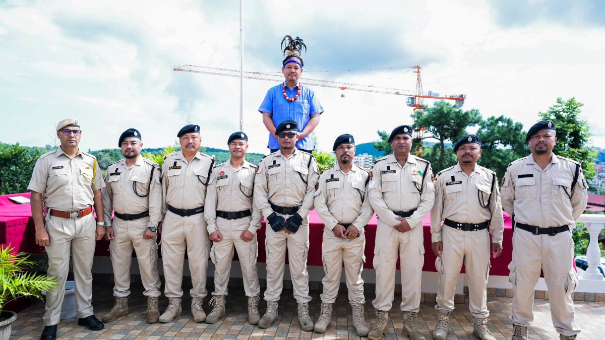CM Sangma clicks group photo with police on I-Day in Shillong
