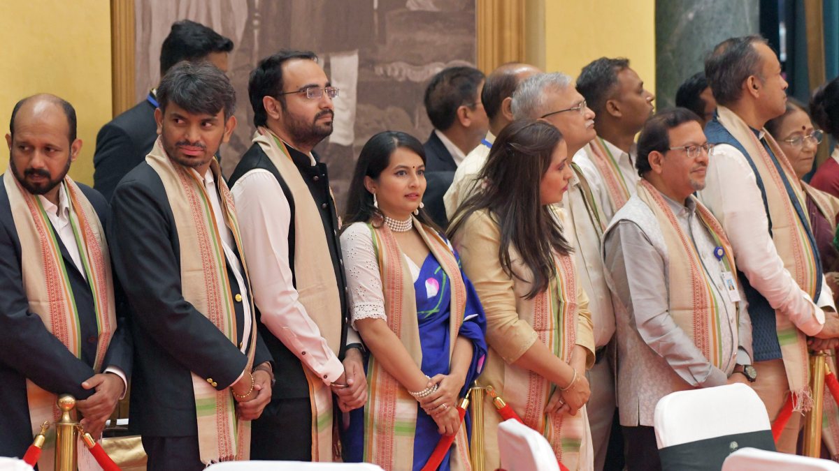 Dignitaries attend President Murmu's At Home Reception on I-Day
