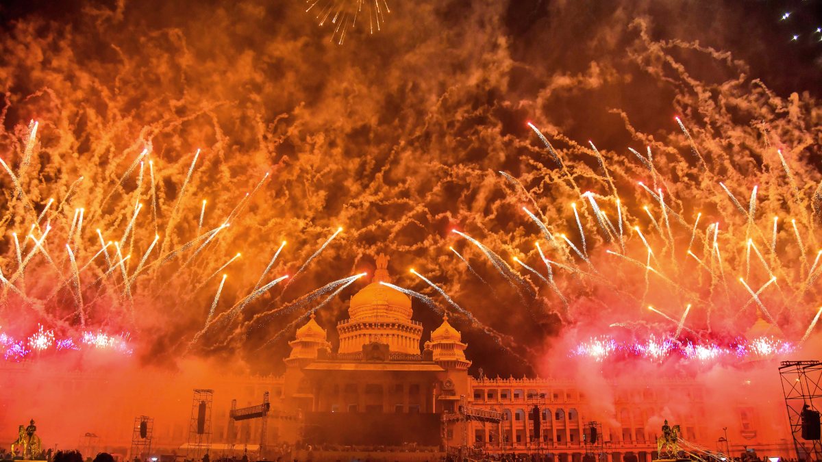 Bengaluru celebrates 80th Independence Day with firecrackers at Vidhana Soudha