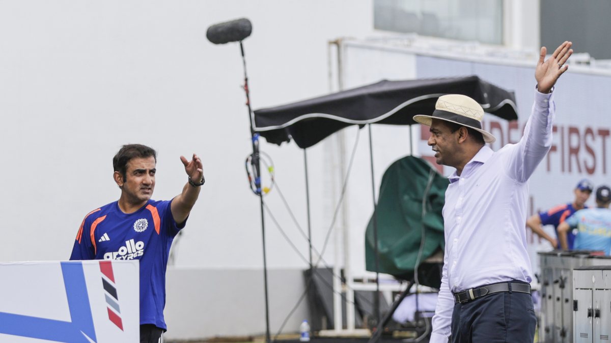 Gautam Gambhir talks to umpire as rain delays first Test