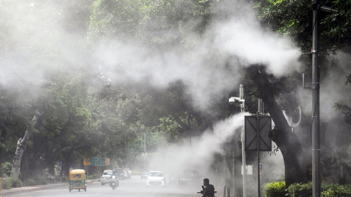 Delhi deploys mist-spraying system on Man Singh Road to curb air pollution
