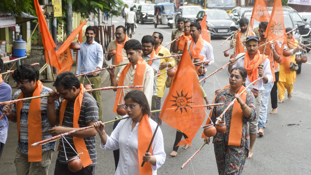 IIT Kanpur students join Kanwar Yatra in Kanpur