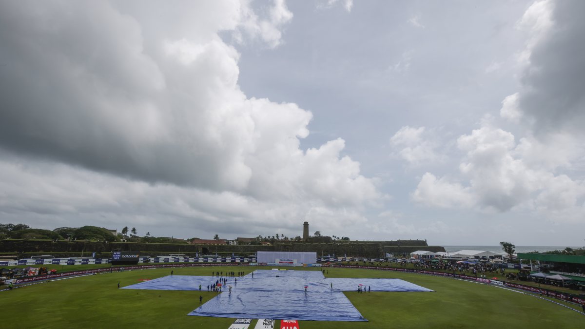 Rain delays start of Day 2 in first Sri Lanka Test