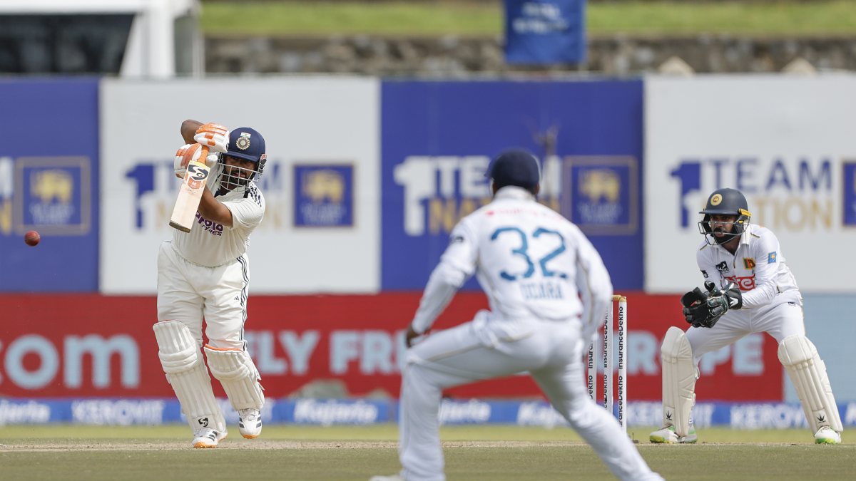 Rishabh Pant plays aggressive shot on day 2 of first Test