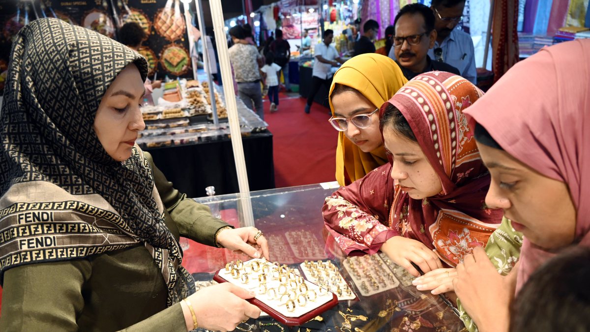 Visitors browse stalls at grand trade fair in Patna