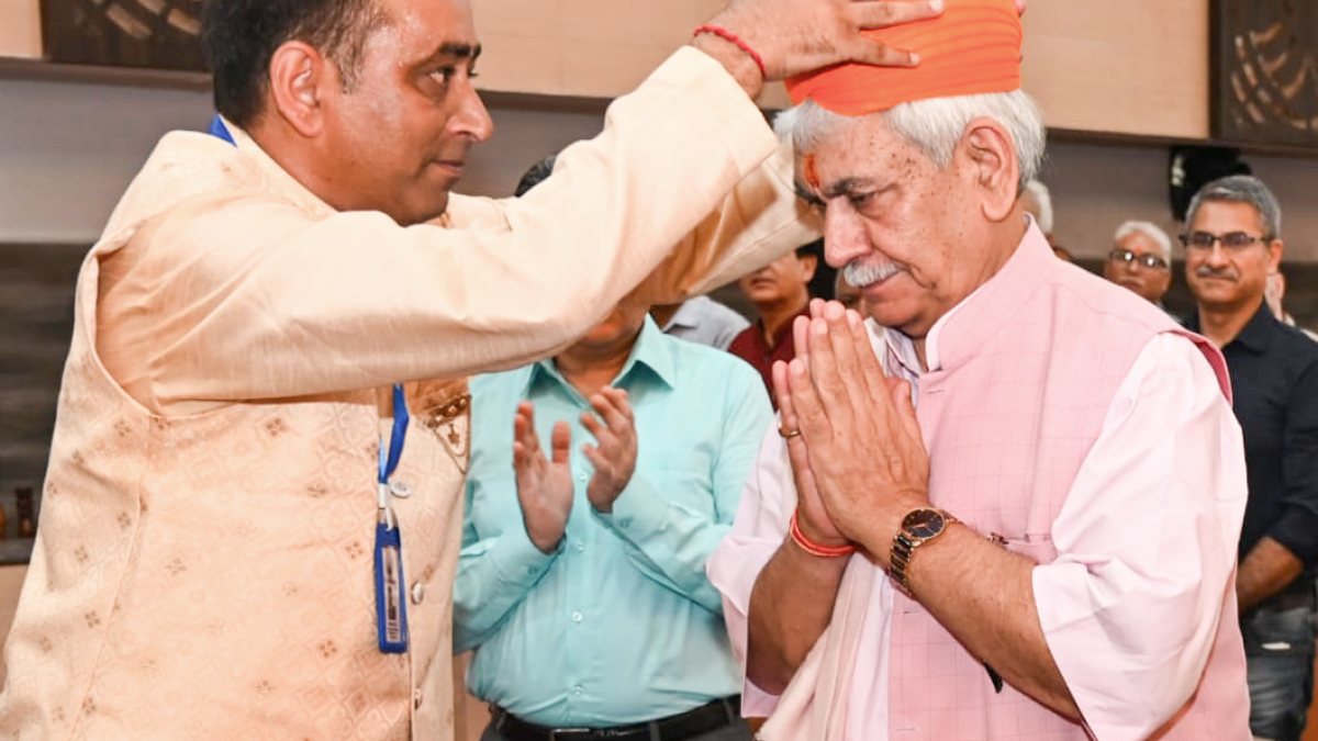 Jammu LG Manoj Sinha attends KP Volunteers Foundation Day