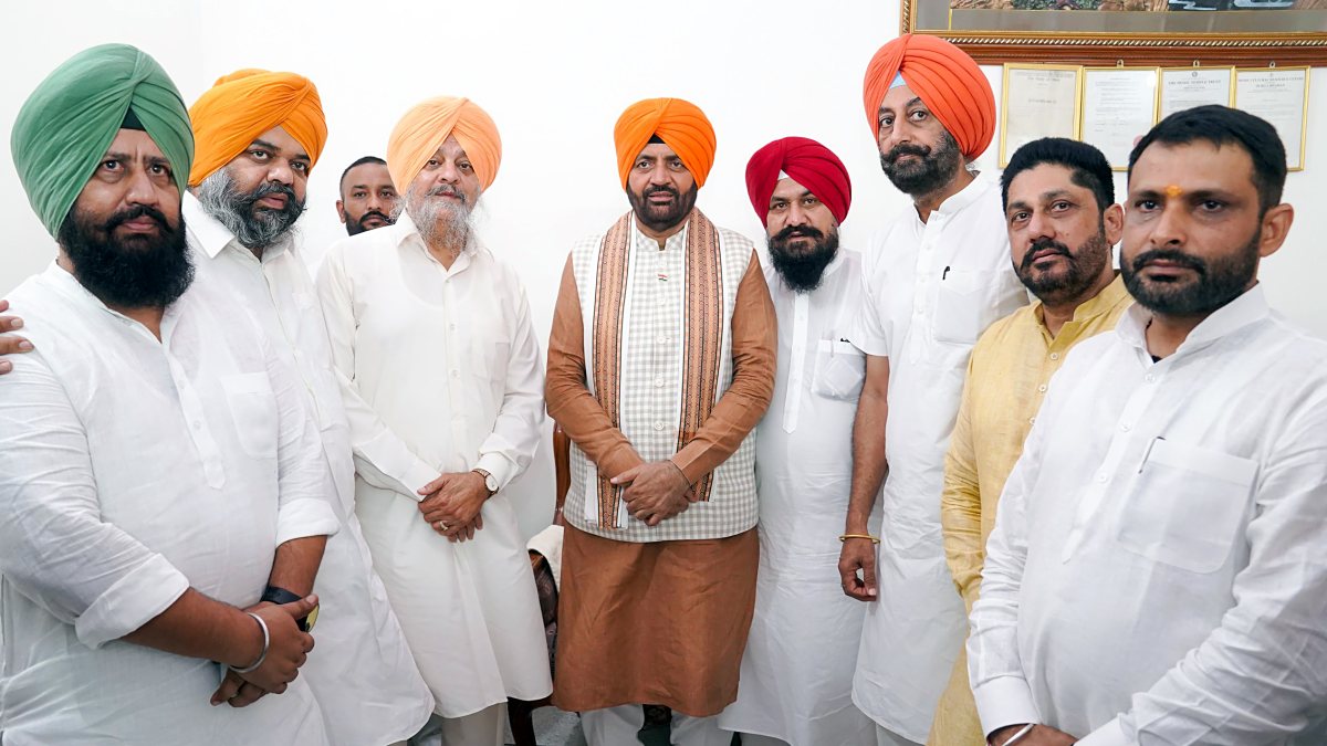 Haryana CM Saini visits Sulhakul Satsang Mandir in Amritsar