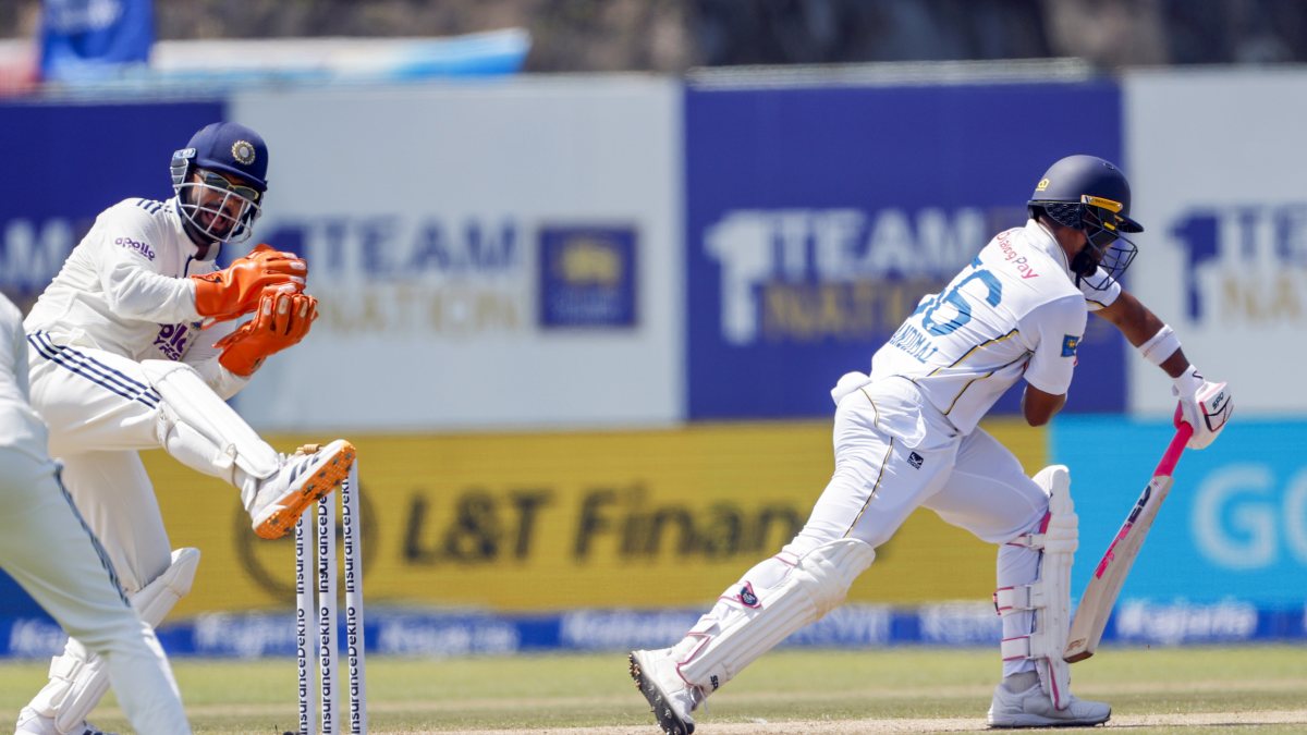 Rishabh Pant takes stunning catch to dismiss Chandimal