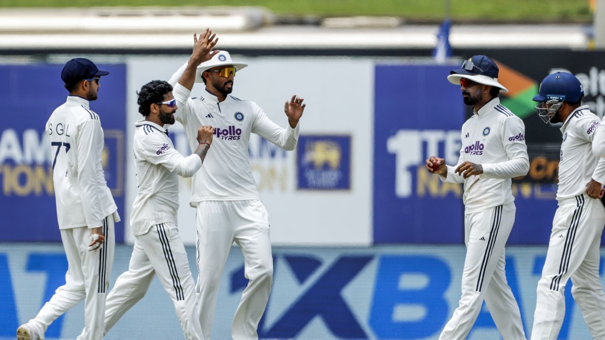 India celebrates as Jadeja dismisses de Silva on day three