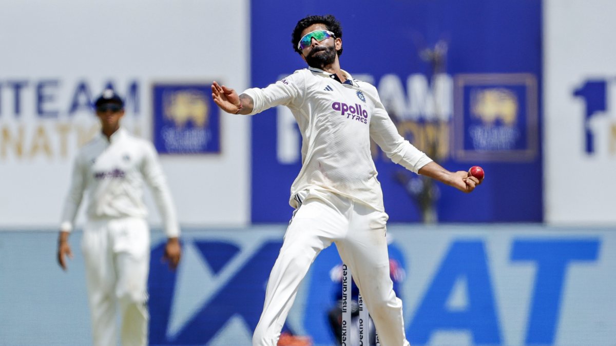 Jadeja bowls on day 3 of first Test against Sri Lanka