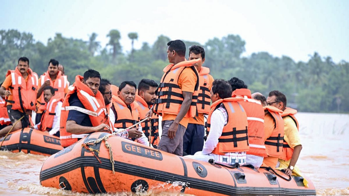 Odisha CM inspects flood-hit Jajpur areas on rubber boat
